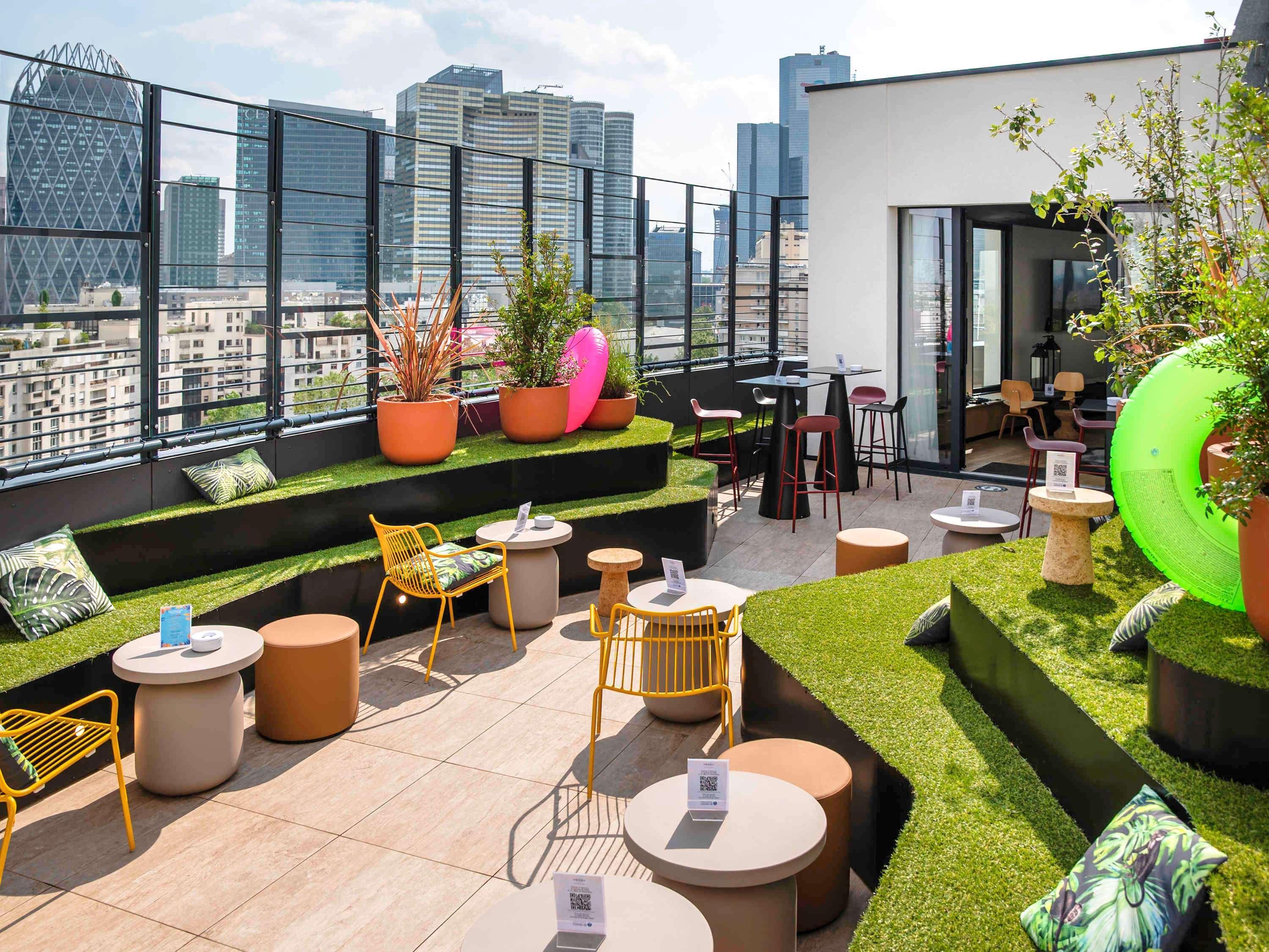 Mercure Paris La Defense 4*