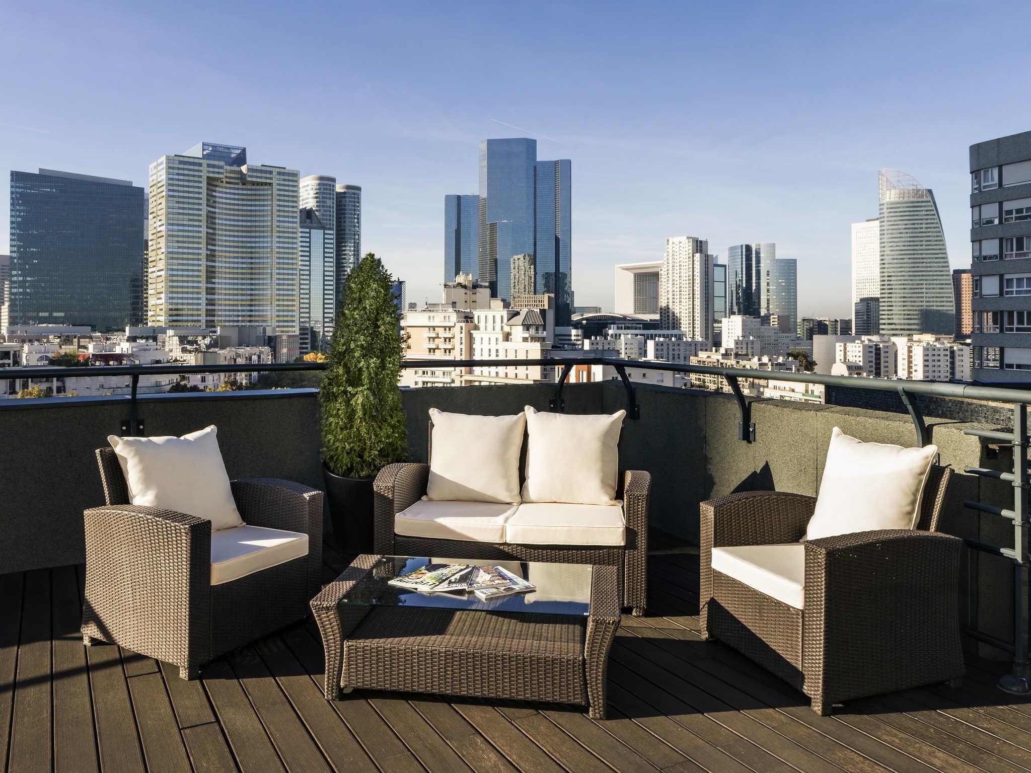 Mercure Paris La Défense 4*