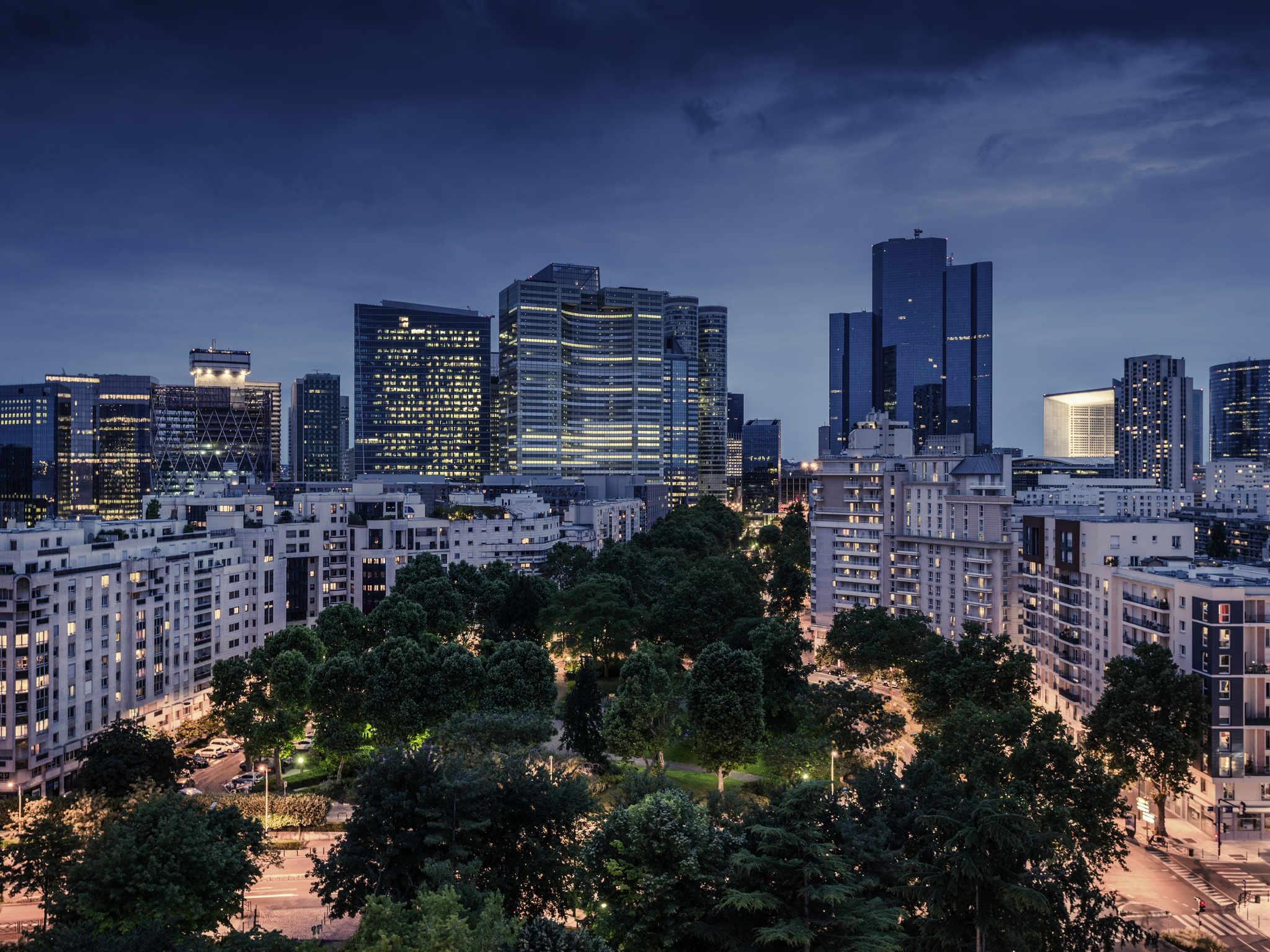 Hotel Mercure Paris La Défense 4*