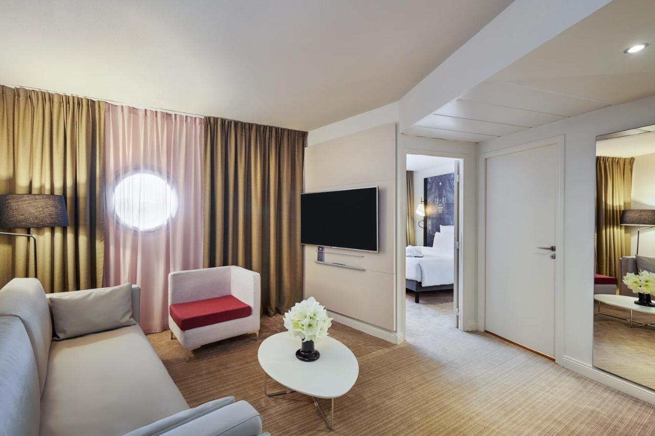Mercure Paris La Défense 4*